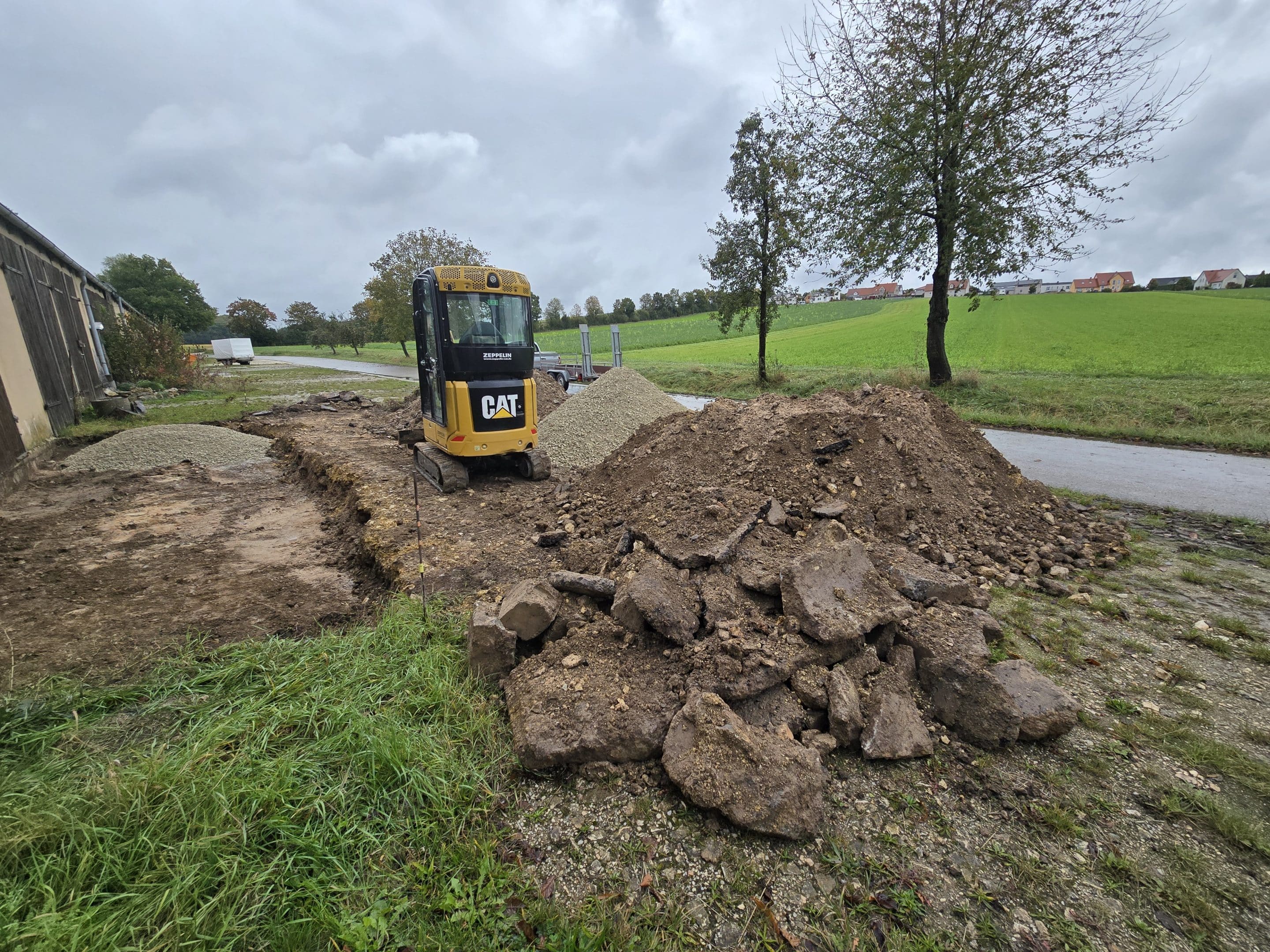 Vorher matschige Einfahrt